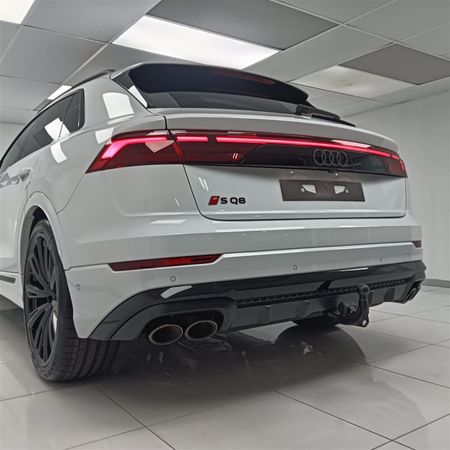 2026-Audi-SQ8-Quattro-Auto-Black-Edition-373kW_5