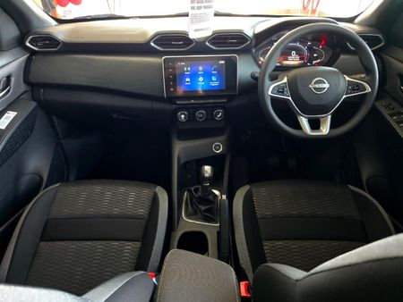 2026-Nissan-Magnite-10-Acenta-AMT_16