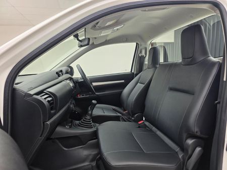 2026-Toyota-Hilux-24-GD-Single-Cab_10