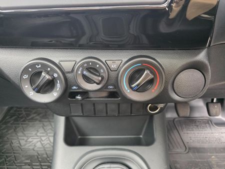 2026-Toyota-Hilux-24-GD-Single-Cab_14