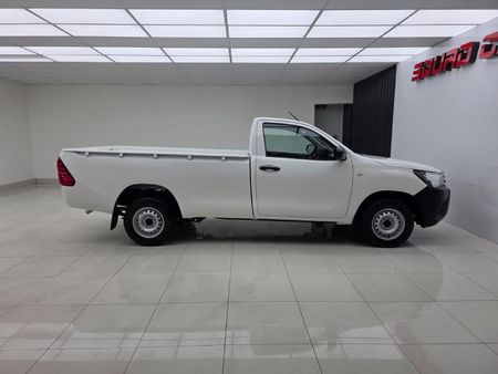 2026-Toyota-Hilux-24-GD-Single-Cab_4