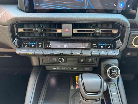 2025-Toyota-Land-Cruiser-Prado-VX-R-28GD-Auto_11