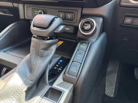 2025-Toyota-Land-Cruiser-Prado-VX-R-28GD-Auto_14