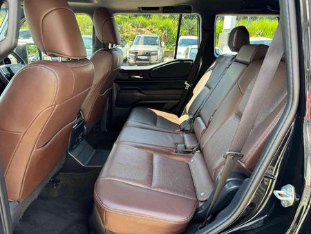 2025-Toyota-Land-Cruiser-Prado-VX-R-28GD-Auto_25