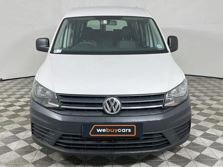 2020-Volkswagen-Caddy-20-Trendline_10