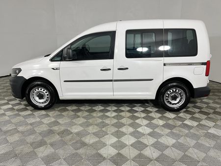 2020-Volkswagen-Caddy-20-Trendline_14