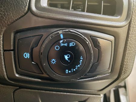 2017-Ford-Focus-10-EcoBoost-Ambiente_16