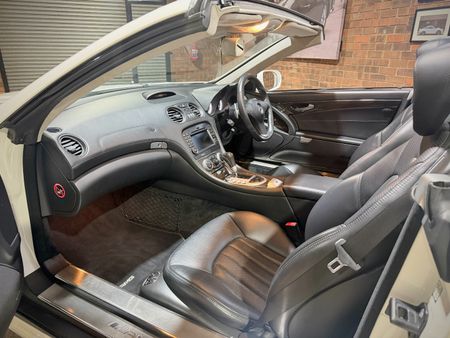 2010-Mercedes-AMG-SL-63-AMG_13