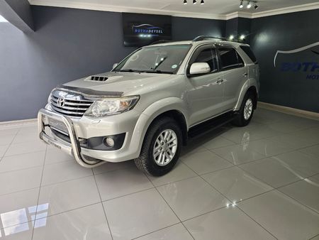 2014-Toyota-Fortuner-30-D-4D-Raised-Body-Auto_0