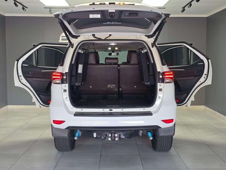 2020-Toyota-Fortuner-28-GD-6-4x4-Auto_11