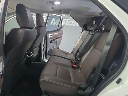 2020-Toyota-Fortuner-28-GD-6-4x4-Auto_16