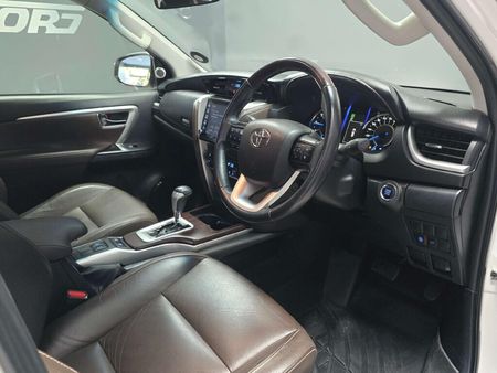 2020-Toyota-Fortuner-28-GD-6-4x4-Auto_17