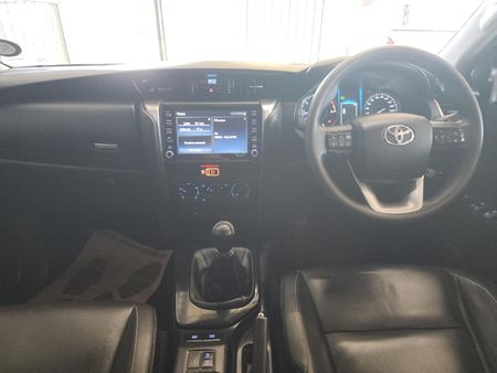 2021-Toyota-Fortuner-24-GD-6-Raised-Body_5