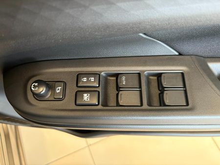 2026-Suzuki-Swift-12-GL_5