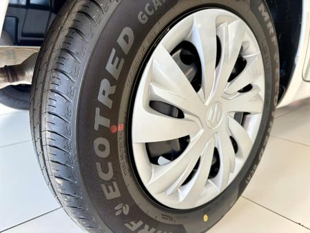 2026-Suzuki-Swift-12-GL_10