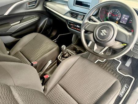 2026-Suzuki-Swift-12-GL_2