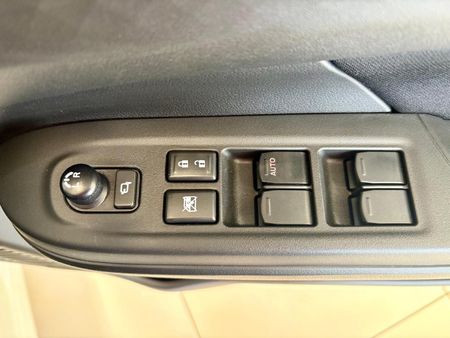 2026-Suzuki-Swift-12-GL_5