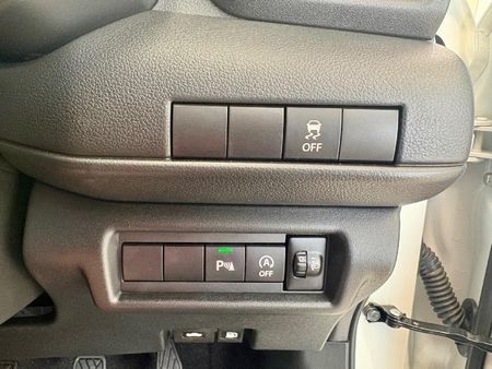 2026-Suzuki-Swift-12-GL_8