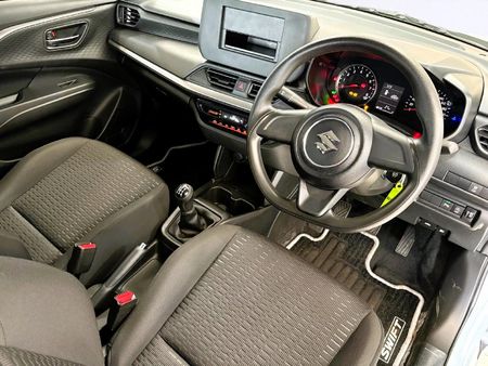 2026-Suzuki-Swift-12-GL_2