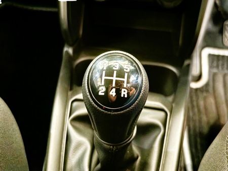 2026-Suzuki-Swift-12-GL_4
