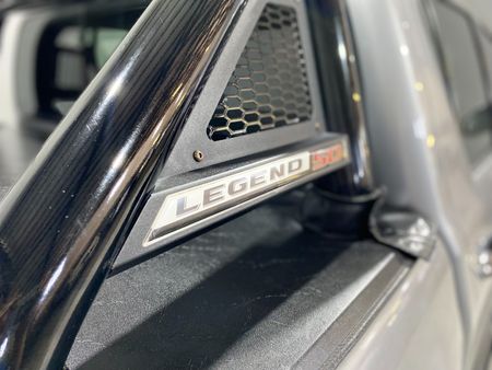 2020-Toyota-Hilux-Legend-50_11
