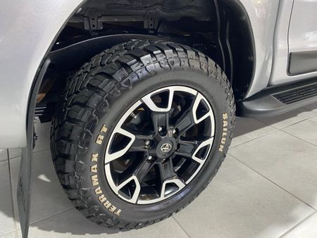 2020-Toyota-Hilux-Legend-50_12