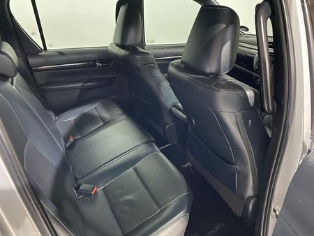 2020-Toyota-Hilux-Legend-50_4