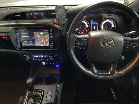 2020-Toyota-Hilux-Legend-50_6
