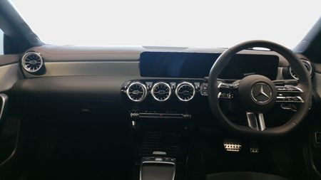 2026-Mercedes-Benz-CLA-200-Progressive_14