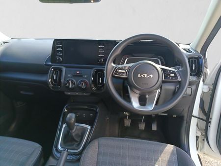 2024-Kia-Sonet-15-LX-Runner_15