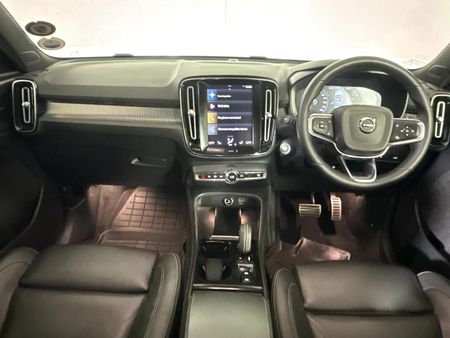 2022-Volvo-XC40-T4-R-Design-Auto_1