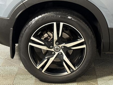2022-Volvo-XC40-T4-R-Design-Auto_6