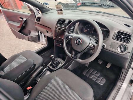 2023-Volkswagen-Polo-Vivo-14-Comfortline-5-dr_10