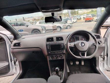 2023-Volkswagen-Polo-Vivo-14-Comfortline-5-dr_11