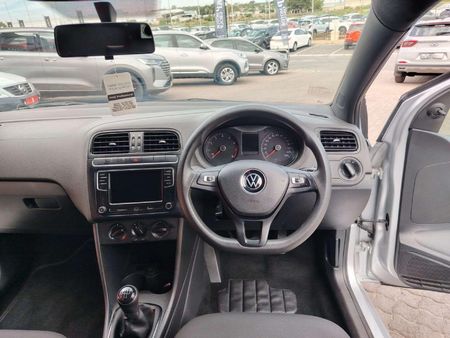 2023-Volkswagen-Polo-Vivo-14-Comfortline-5-dr_12
