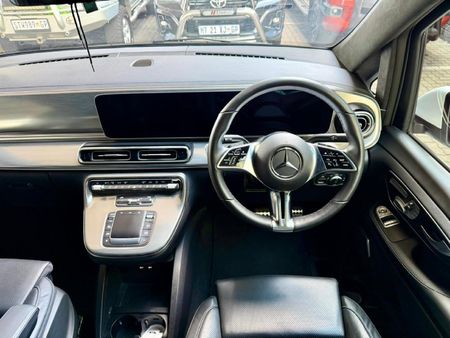 2025-Mercedes-Benz-V-Class-V300d-Exclusive_11