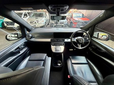 2025-Mercedes-Benz-V-Class-V300d-Exclusive_14