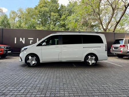 2025-Mercedes-Benz-V-Class-V300d-Exclusive_1