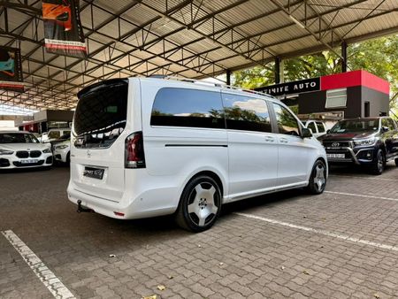 2025-Mercedes-Benz-V-Class-V300d-Exclusive_5