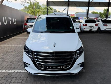 2025-Mercedes-Benz-V-Class-V300d-Exclusive_7