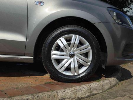 2024-Volkswagen-Polo-Vivo-14-Trendline-5-dr_9