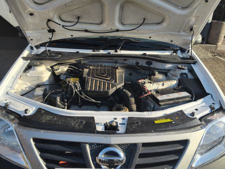 2019-Nissan-NP200-16_11