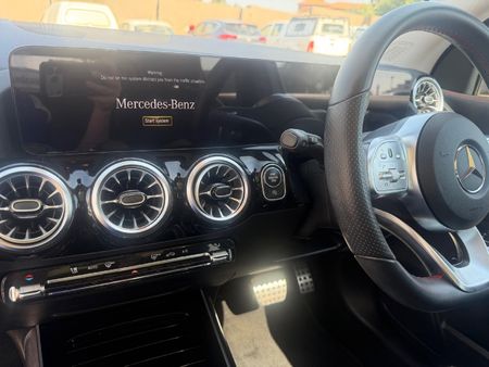 2022-Mercedes-Benz-GLA-200-Progressive-Auto_19