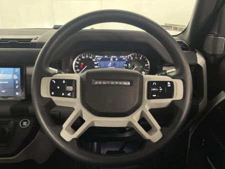 2021-Land-Rover-Defender-110-D240-177kW_10