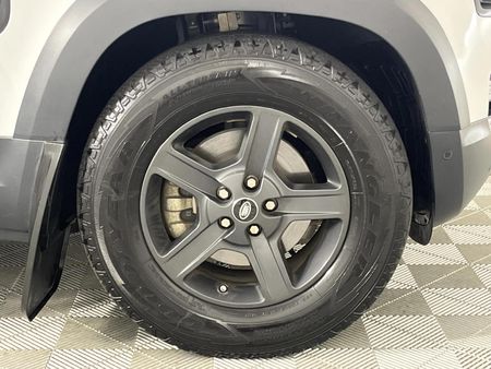 2021-Land-Rover-Defender-110-D240-177kW_4