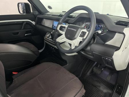 2021-Land-Rover-Defender-110-D240-177kW_6
