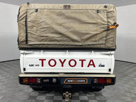 2020-Toyota-Land-Cruiser-79-45-D-Double-Cab_18