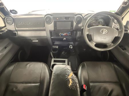 2020-Toyota-Land-Cruiser-79-45-D-Double-Cab_1