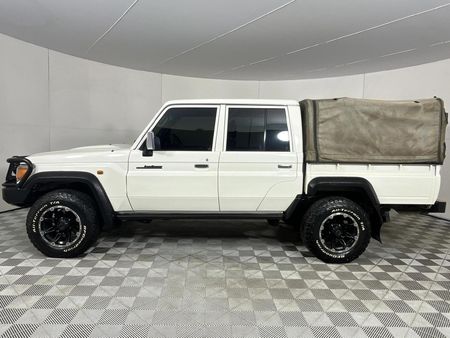 2020-Toyota-Land-Cruiser-79-45-D-Double-Cab_19