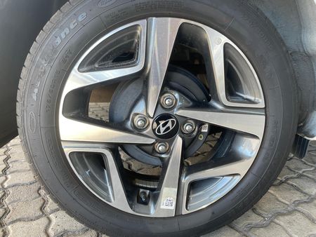 2024-Hyundai-Grand-i10-12-Fluid-Sedan-Auto_11